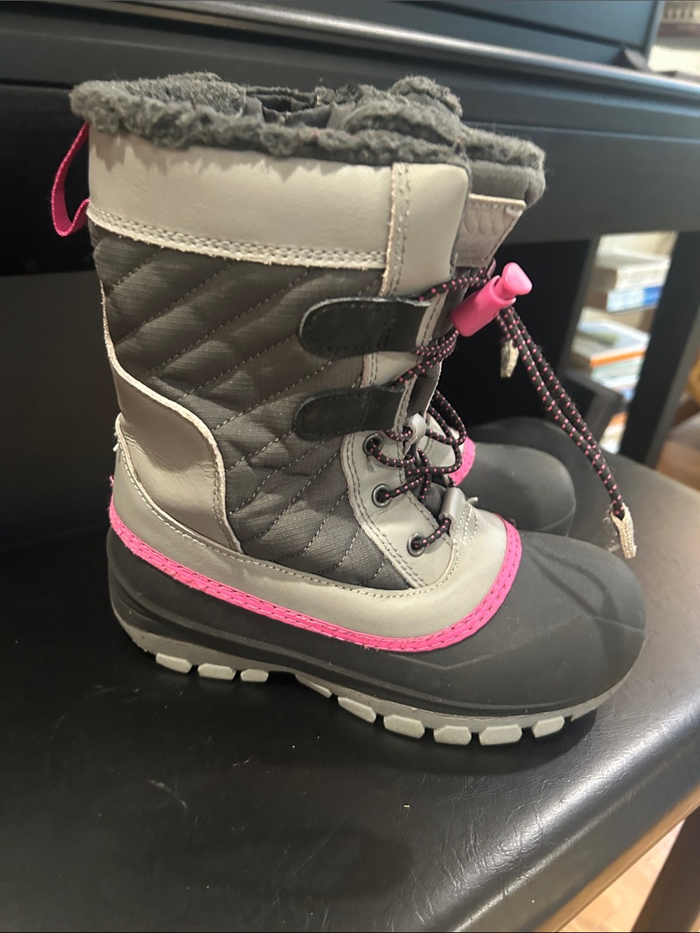 Thermolite EcoMade Insulated Kids snow boots - Gray & Pink Excellent Condition!